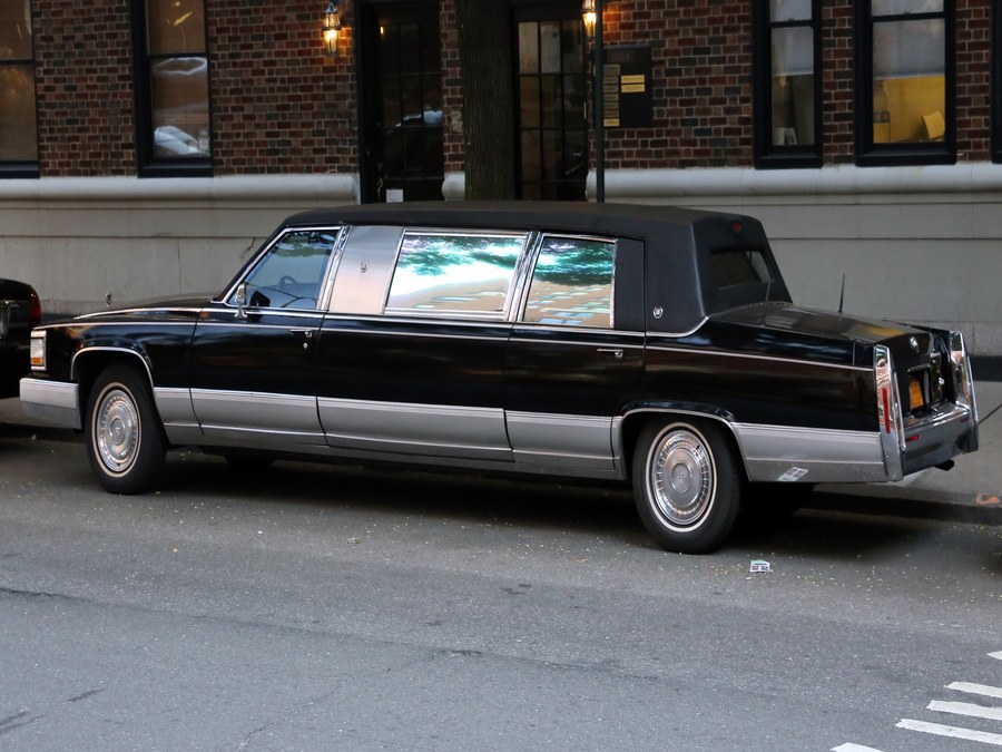 Classic stretch limousine exterior — wedding and prom limousine service by LuxBusExpress.com